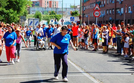 Carrera para discapacitados en el barrio del Zofío